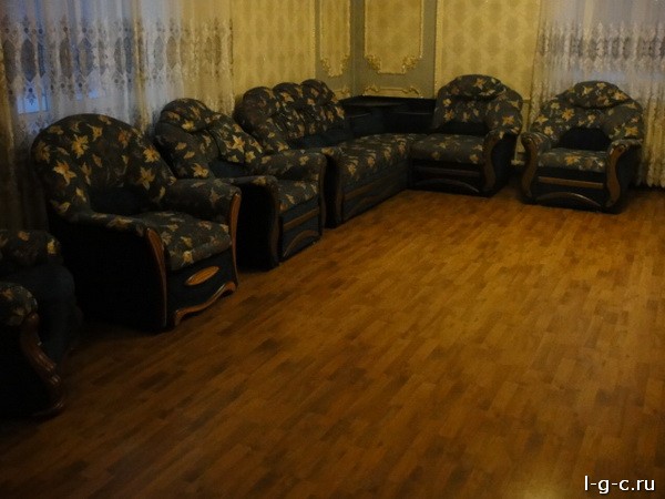 Цветной бульвар - реставрация диванов, стульев, материал кожзам