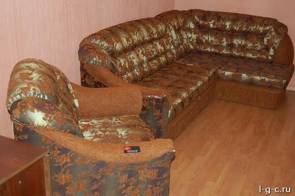 Бауманская 2-я улица - перетяжка диванов, стульев, материал замша