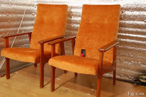 Маяковская - реставрация диванов, стульев, материал экокожа