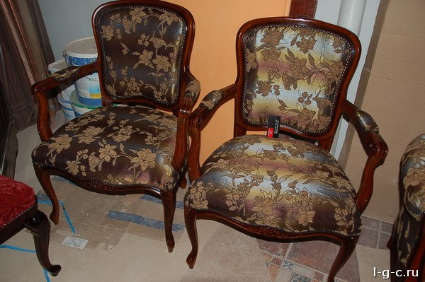 Александровка улица - перетяжка стульев, диванов, материал бархат
