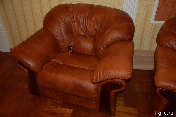 Белокаменный 1-й проезд - обшивка мягкой мебели, диванов, материал кожа
